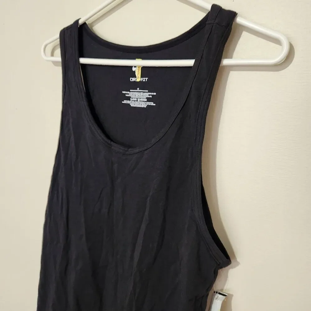 Nike Tank Top For Womens Size Medium Black.    New